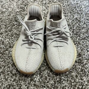 Men’s Yeezy Boost Cream - Size 7.5